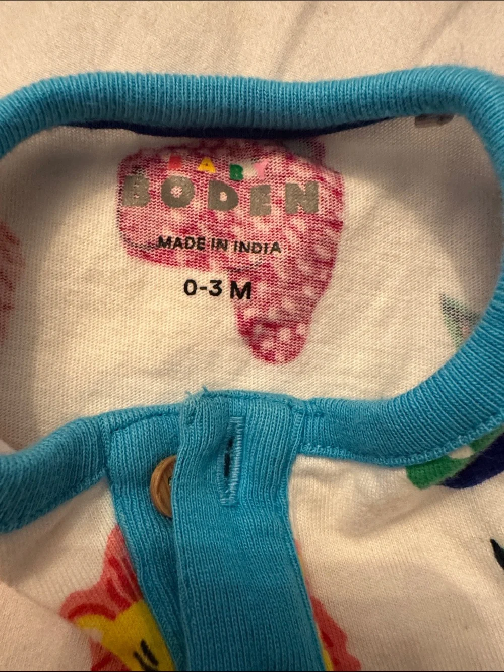 Baby Boden 2 piece set 0-3 months - white with Multicolor Animals worn once